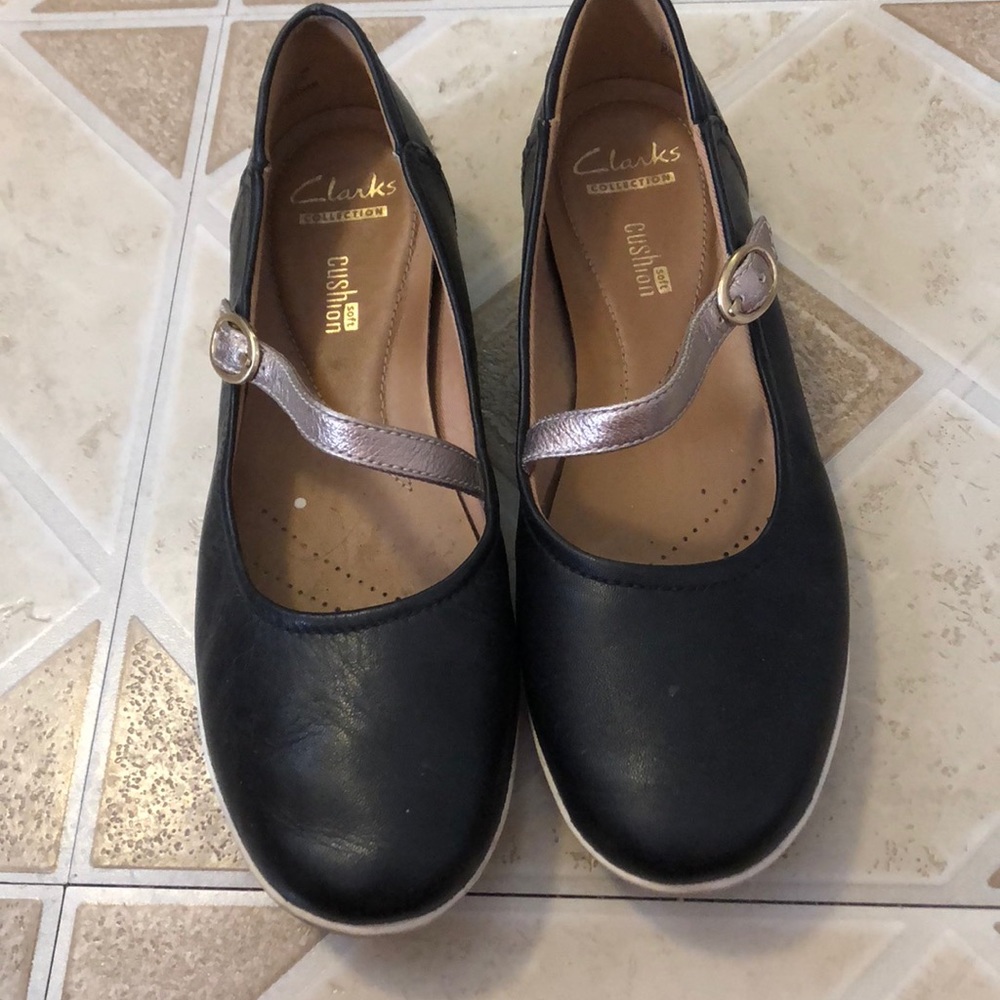 Black Clark’s flats